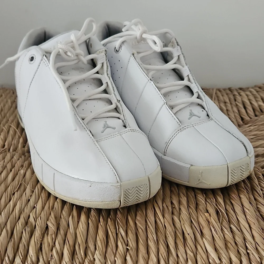 Nike Air White Jordan Sneakers 6Y